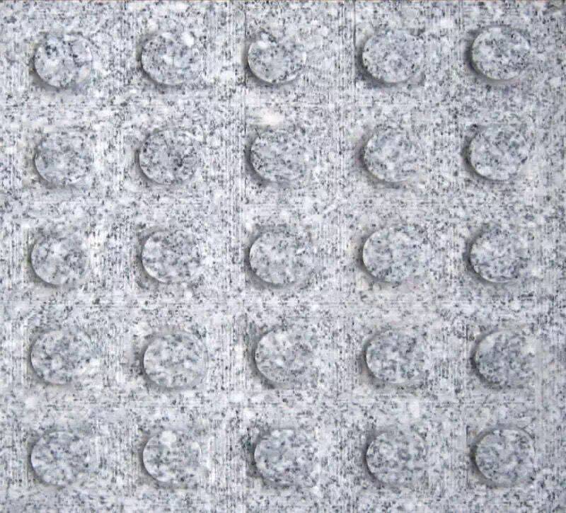 封開(kāi)花盲人提示磚，封開(kāi)花盲道石